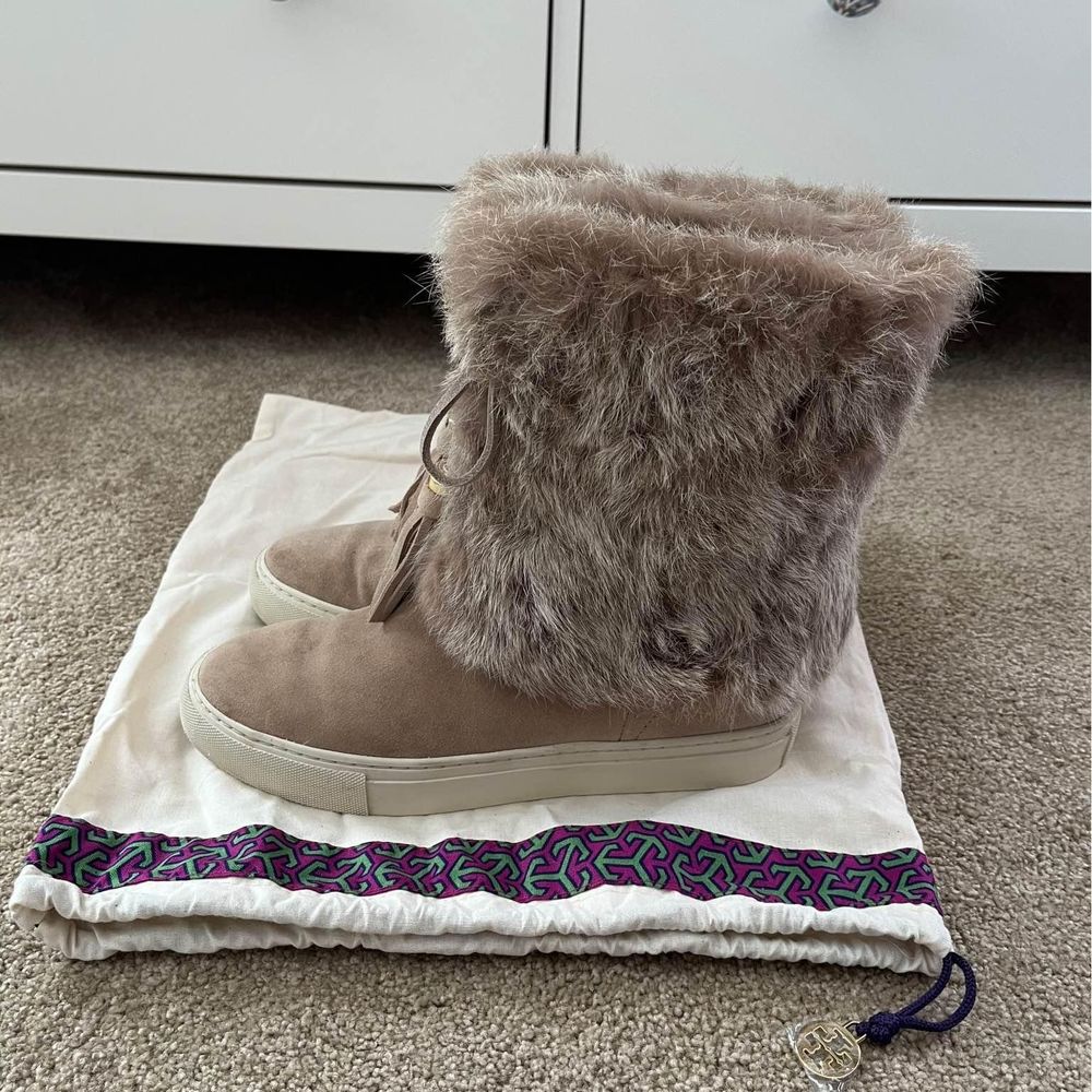 Tory Burch Anjelica Suede and Rabbit Fur Boot - Brown - size 7